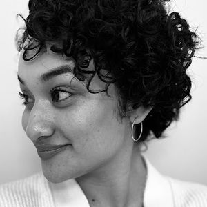 Meet your Posher, Crystal